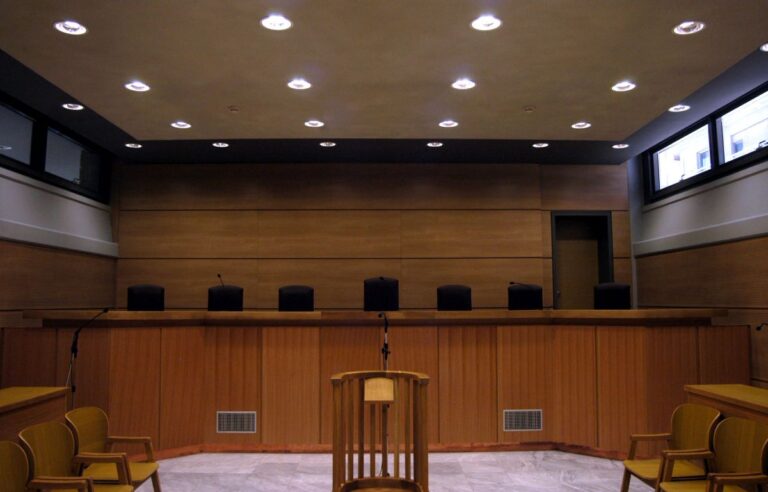 Βόλος: 50χρονος χτύπησε με κατσαρόλα τη μητέρα του – Έδειρε και την πρώην σύντροφό του