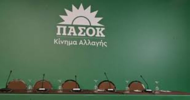 ΠΑΣΟΚ: Η κυβέρνηση μπλοκάρει τον διάλογο για μείωση του χρόνου εργασίας