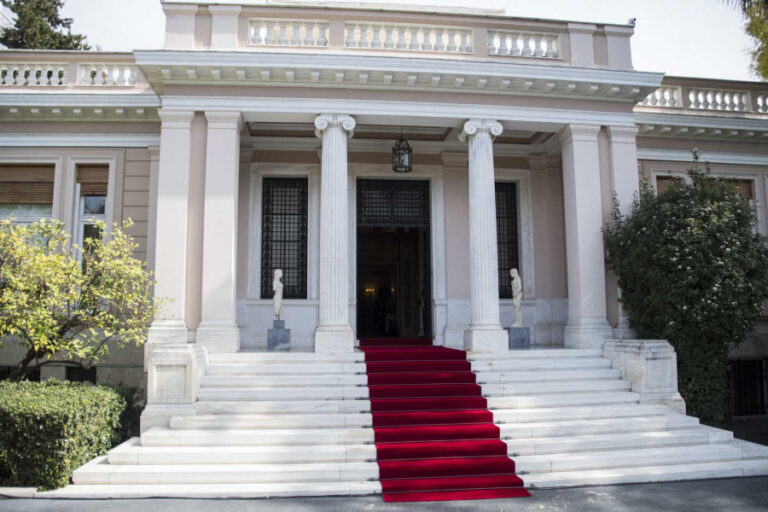 Σφοδρή κυβερνητική επίθεση κατά Ανδρουλάκη: Τοξική ρητορική και θεσμική διαστρέβλωση