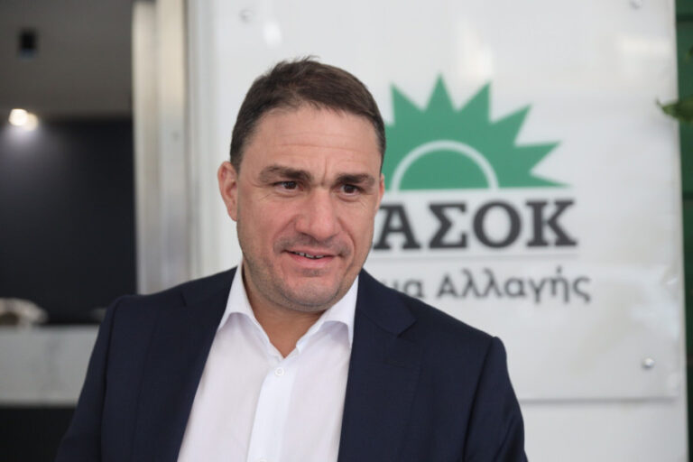 Τσουκαλάς: Η μείωση των ωρών εργασίας μπορεί να λειτουργήσει ως εργαλείο αναδιανομής